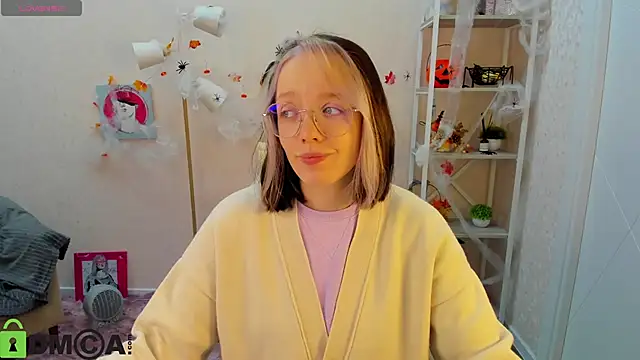 Snapshot of R0cket_bunny chatting on October 23, 1:05 am R0cket bunny online show from October 23, 1:05 am