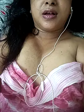 Snapshot of sweet_jenni chatting on July 16, 9:04 am sweet jenni online show from July 16, 9:04 am