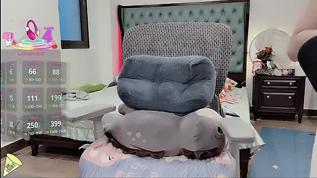 lulu404 online show from December 13, 11:21 pm