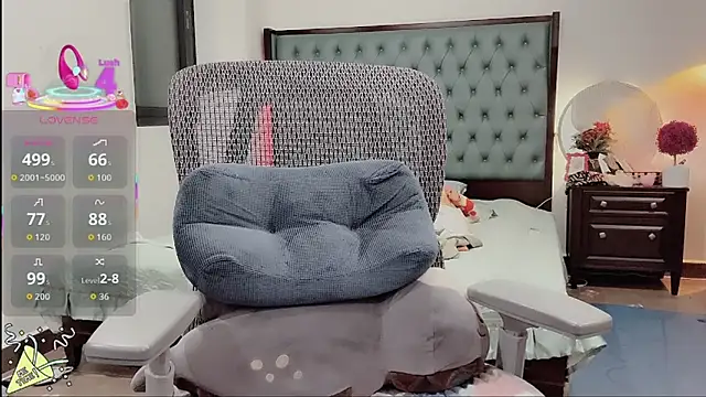 lulu404 online show from December 15, 2:43 pm