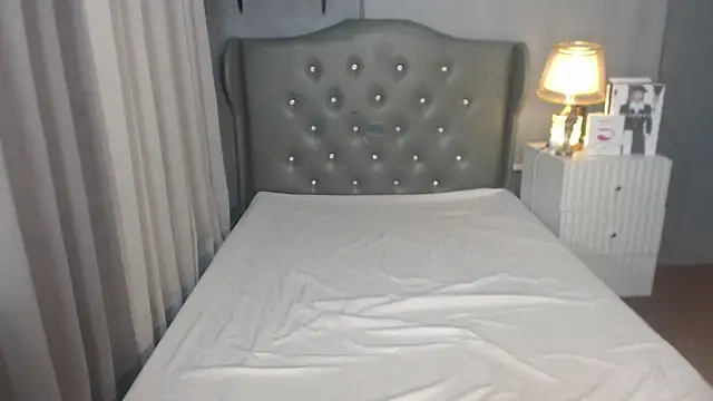 Snapshot of gillian_slay chatting on October 17, 11:35 am gillian slay online show from October 17, 11:35 am