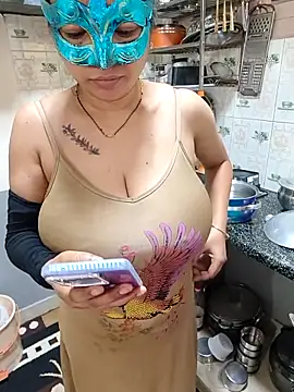 Snapshot of Queen_Nightt chatting on September 12, 3:50 am Queen Nightt online show from September 12, 3:50 am