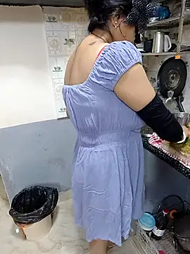 Queen Nightt online show from February 10, 3:21 am