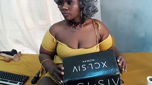 curvydarckcohocolate online show from May 1, 12:10 pm