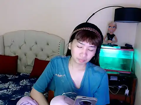 ShantalFoxxy  online show from February 23, 1:30 pm