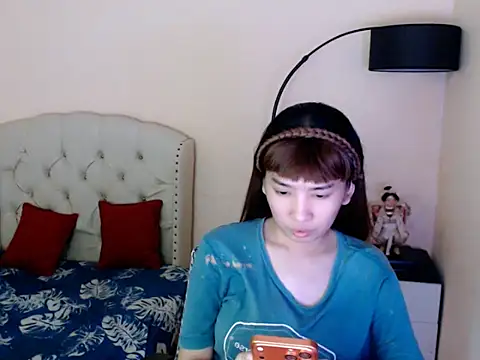 Snapshot of ShantalFoxxy_ chatting on June 4, 12:05 am ShantalFoxxy online show from June 4, 12:05 am
