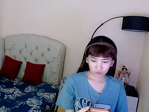 Snapshot of ShantalFoxxy_ chatting on June 12, 11:25 pm ShantalFoxxy online show from June 12, 11:25 pm