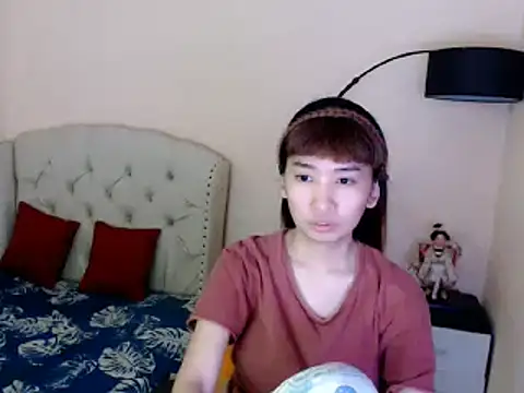 Snapshot of ShantalFoxxy_ chatting on June 13, 11:24 pm ShantalFoxxy online show from June 13, 11:24 pm
