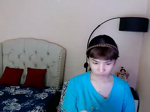 Snapshot of ShantalFoxxy_ chatting on July 17, 1:23 am ShantalFoxxy online show from July 17, 1:23 am