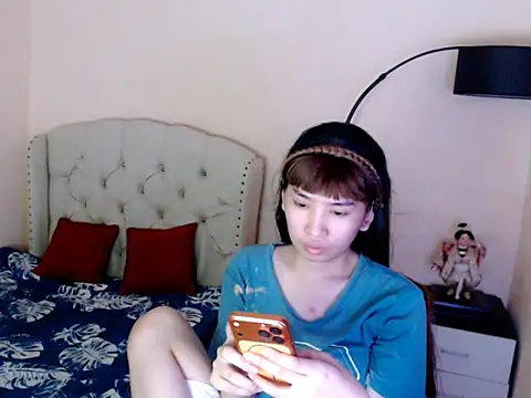 Snapshot of ShantalFoxxy_ chatting on July 19, 2:10 pm ShantalFoxxy online show from July 19, 2:10 pm