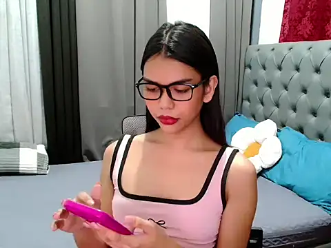 kitelpery 03 online show from March 15, 2:12 pm