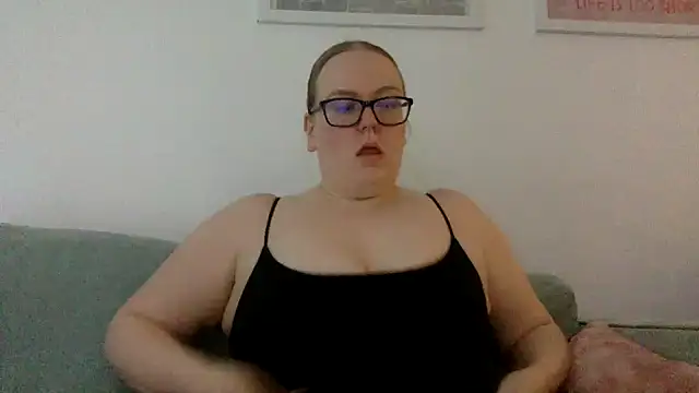Snapshot of gracelovesxx chatting on May 13, 7:39 am gracelovesxx online show from May 13, 7:39 am