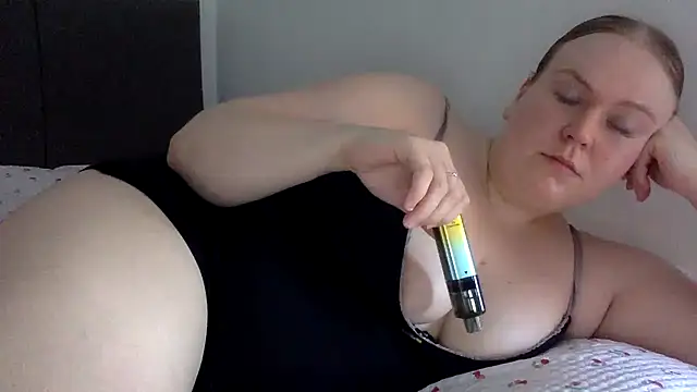 Snapshot of gracelovesxx chatting on May 27, 11:29 am gracelovesxx online show from May 27, 11:29 am