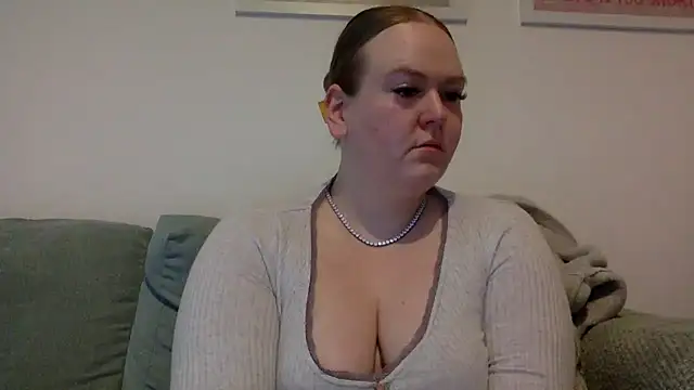 Snapshot of gracelovesxx chatting on June 3, 9:01 am gracelovesxx online show from June 3, 9:01 am