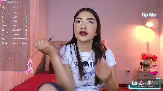 Snapshot of sweet_artemiis chatting on May 6, 8:03 pm sweet artemiis online show from May 6, 8:03 pm