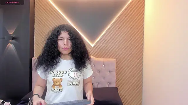 Snapshot of angelita_martins chatting on November 21, 9:24 pm angelita martins online show from November 21, 9:24 pm