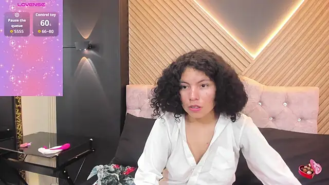 Snapshot of angelita_martins chatting on November 25, 8:09 pm angelita martins online show from November 25, 8:09 pm