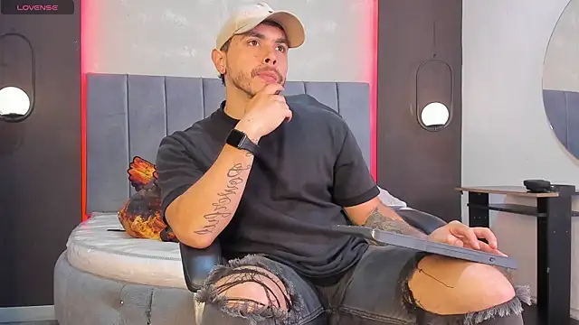 Liam walk  online show from February 8, 11:08 pm