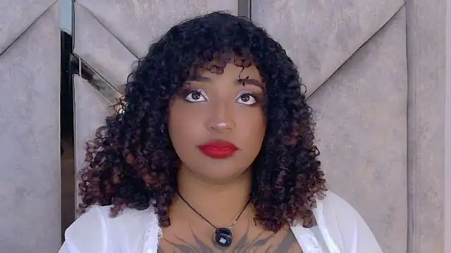 Cristal-Jonnes online show from May 2, 10:48 pm