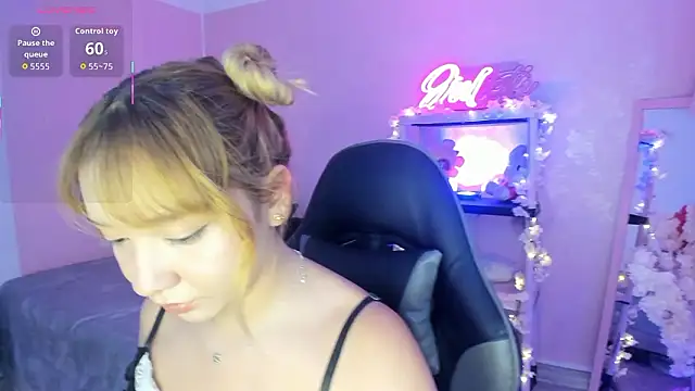 JuliethMoss online show from February 18, 8:38 pm