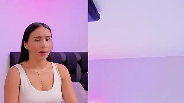 Snapshot of maily_zanss chatting on June 20, 7:27 pm maily zanss online show from June 20, 7:27 pm