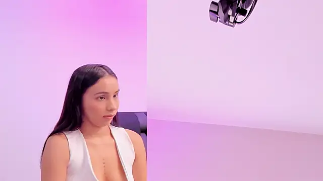 Snapshot of maily_zanss chatting on June 26, 7:51 pm maily zanss online show from June 26, 7:51 pm