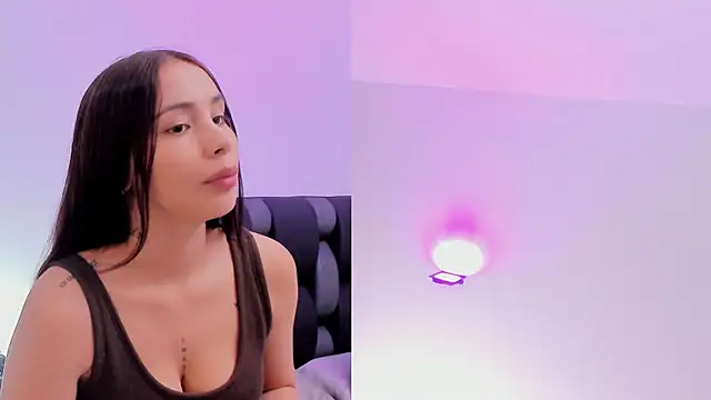 Snapshot of maily_zanss chatting on July 10, 7:49 pm maily zanss online show from July 10, 7:49 pm