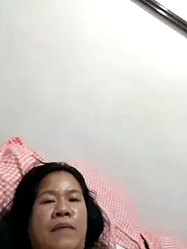 Snapshot of AsianbouncieGIRL chatting on May 16, 12:18 am AsianbouncieGIRL online show from May 16, 12:18 am