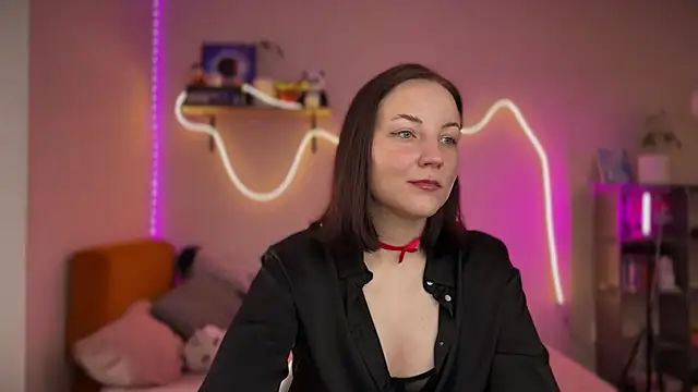 Snapshot of EveSunny chatting on October 10, 4:22 am EveSunny online show from October 10, 4:22 am