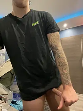 Snapshot of Sexaddict05 chatting on November 15, 12:52 am Sexaddict05 online show from November 15, 12:52 am