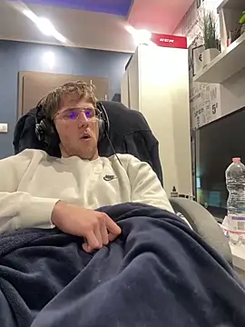 Sexaddict05 online show from April 8, 10:43 pm