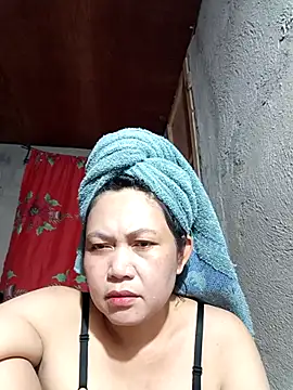 Everleigh mom online show from September 22, 3:19 am