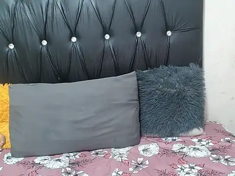 Lsnickykhanyile online show from November 10, 9:25 pm