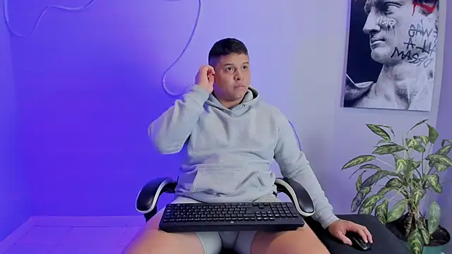 Maximus Steel online show from September 19, 2:57 am