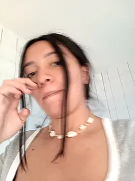 Snapshot of SoyBecky chatting on August 3, 8:01 pm SoyBecky online show from August 3, 8:01 pm