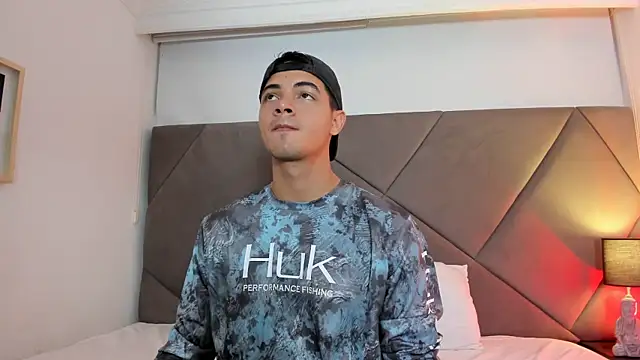 Snapshot of andrew_colleman chatting on October 30, 6:26 am andrew colleman online show from October 30, 6:26 am