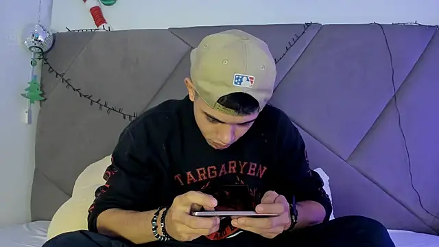 Snapshot of andrew_colleman chatting on November 20, 5:18 am andrew colleman online show from November 20, 5:18 am