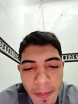 Snapshot of andrew_colleman chatting on November 28, 11:02 am andrew colleman online show from November 28, 11:02 am