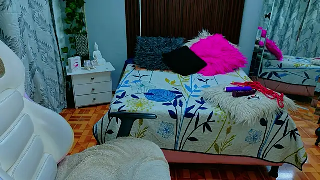 Snapshot of kataleya_29 chatting on May 20, 8:26 pm kataleya 29 online show from May 20, 8:26 pm