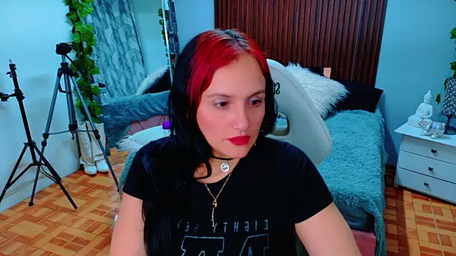 Snapshot of kataleya_29 chatting on June 18, 7:51 pm kataleya 29 online show from June 18, 7:51 pm