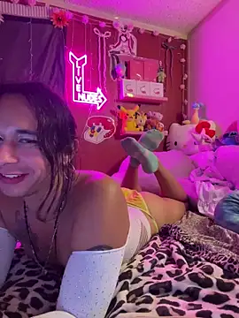 Snapshot of TranSexualJade95 chatting on May 23, 9:57 am TranSexualJade95 online show from May 23, 9:57 am