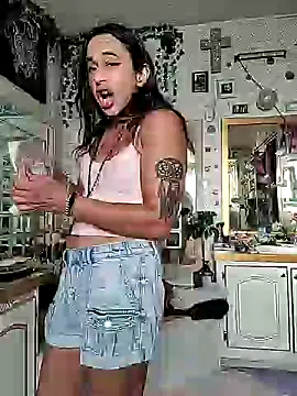 Snapshot of TranSexualJade95 chatting on May 27, 1:57 am TranSexualJade95 online show from May 27, 1:57 am
