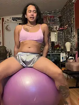 Snapshot of TranSexualJade95 chatting on June 18, 9:14 am TranSexualJade95 online show from June 18, 9:14 am