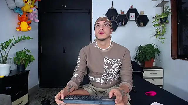 Snapshot of Borsalino_Adam chatting on November 8, 5:34 pm Borsalino Adam online show from November 8, 5:34 pm