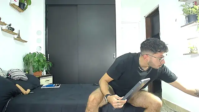 Snapshot of Borsalino_Adam chatting on November 13, 8:08 pm Borsalino Adam online show from November 13, 8:08 pm