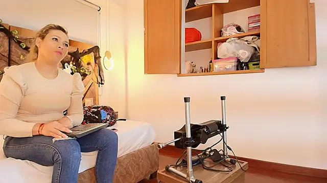 zarah andrew   online show from October 23, 11:53 am