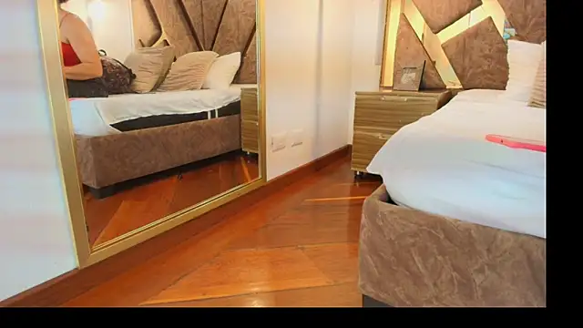 zarah andrew   online show from November 8, 2:39 pm