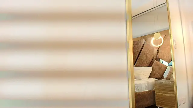 zarah andrew   online show from December 5, 12:03 pm