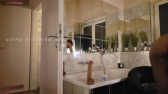 Snapshot of Milan_thickcock chatting on June 20, 8:33 pm Milan thickcock online show from June 20, 8:33 pm