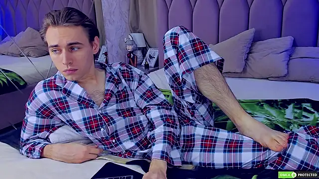 WilliamDyson online show from November 10, 4:22 am